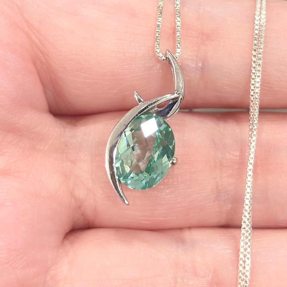 Vintage 14K Green Spinel Pendant: White Gold Crescent Abstract Slider Piece - Picture 6 of 14